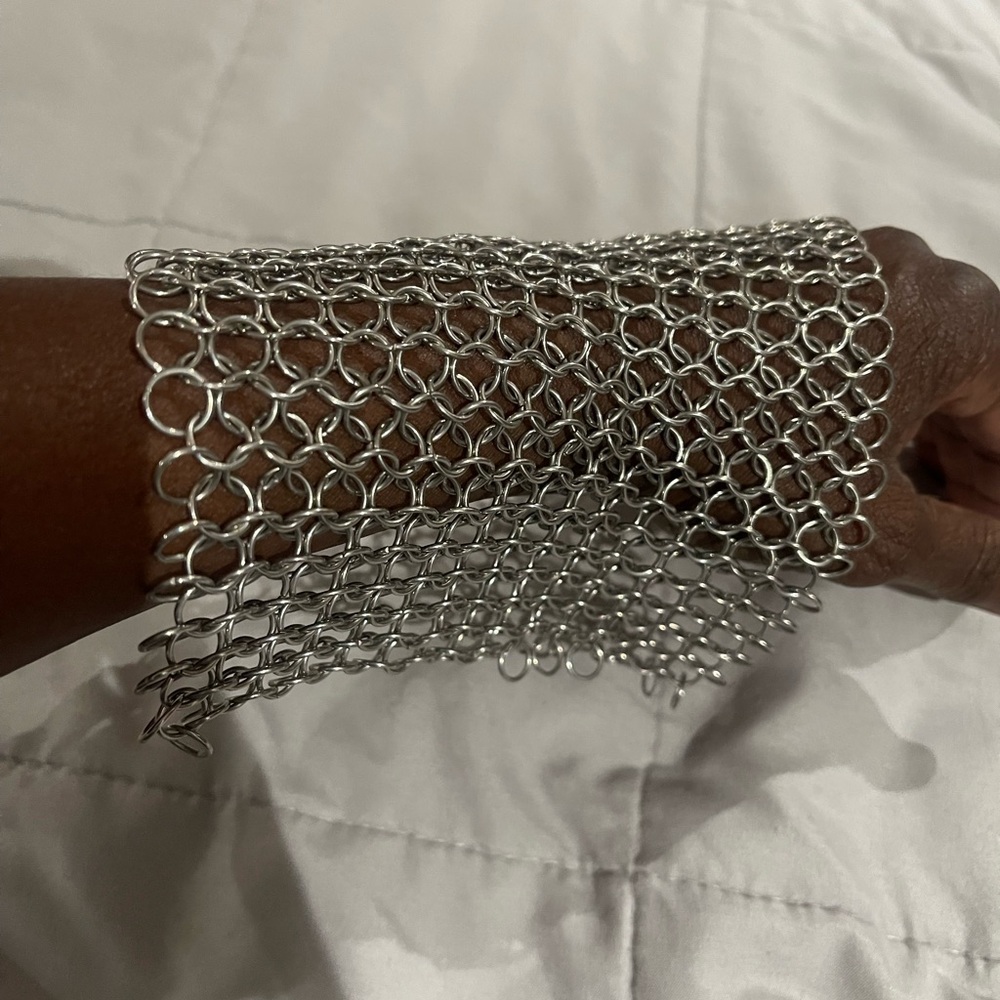 Cast iron chainmail scrubber